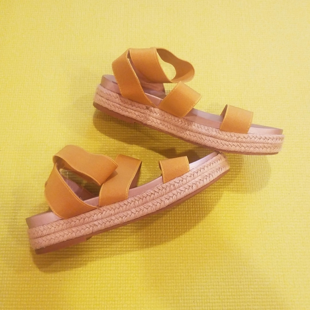 NEW Espadrille Sandals - Picture 4 of 6